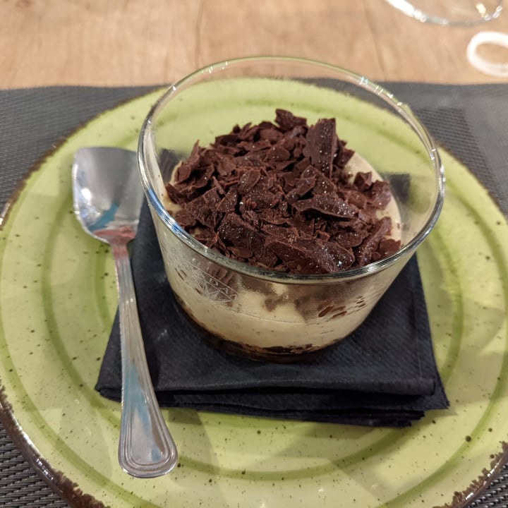 photo of Pizzeria Daniela tiramisù vegan shared by @jadembello on  18 Aug 2022 - review