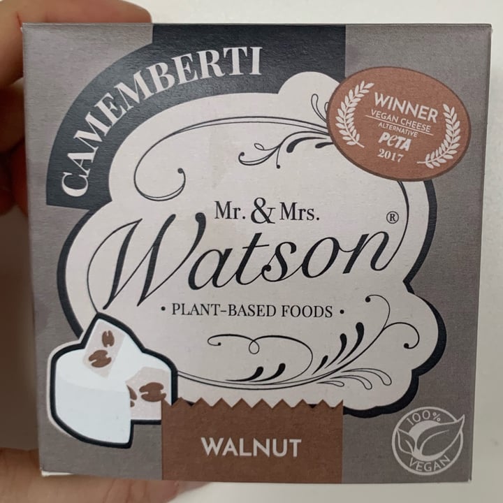review photo of Mr. & Mrs. Watson Camemberti walnut shared by @dieneke on 15 Nov 2021 - review