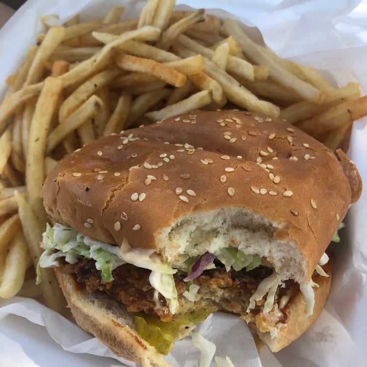 photo of Rockin' Hot Chick-Un Chikun Sandwich shared by @addyetveg on  18 Dec 2020 - review