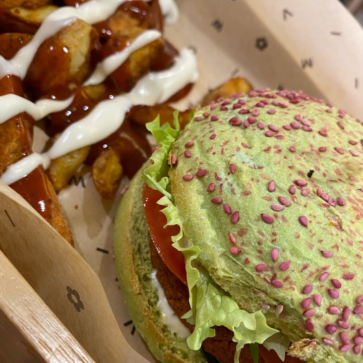 photo of Flower Burger Elf Burger shared by @greenrebbi on  07 Jan 2022 - review