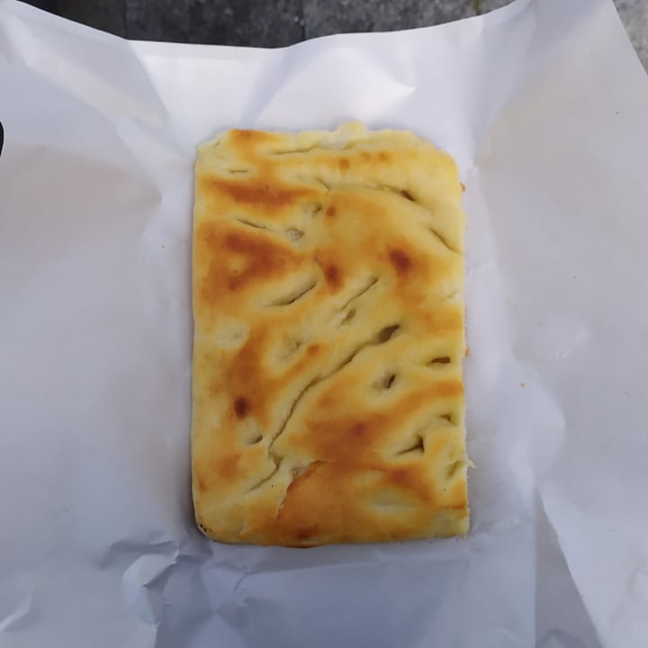 photo of Focaccia e Dintorni Focaccia genovese shared by @eugeniavincenti on  01 May 2022 - review