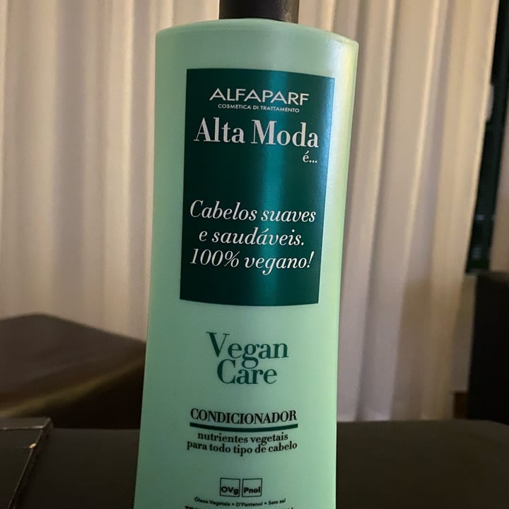review photo of Alfaparf Condicionador vegano shared by @vantanese on 21 Apr 2022 - review