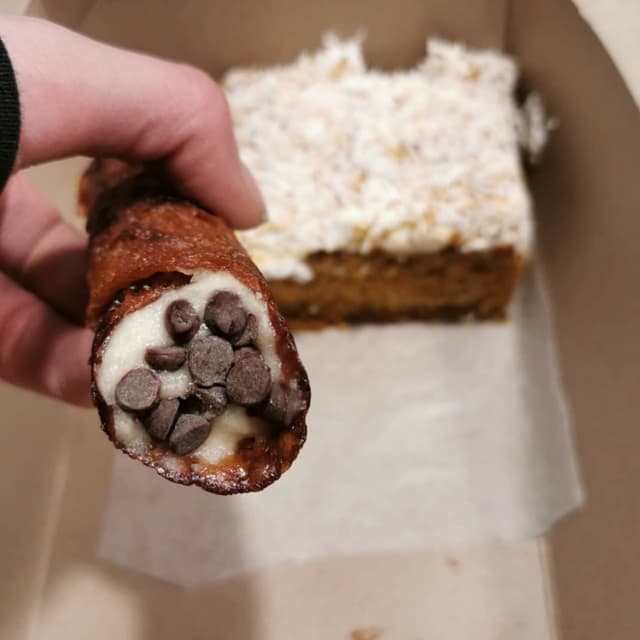 Foto do prato “Vegan Cannoli”