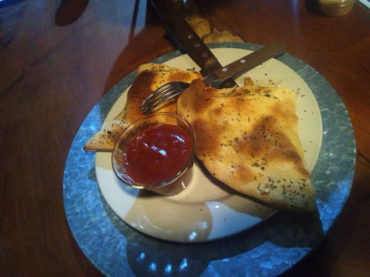 photo of Ixteriolo's Calzone shared by @raulramos on  21 Jan 2020 - review