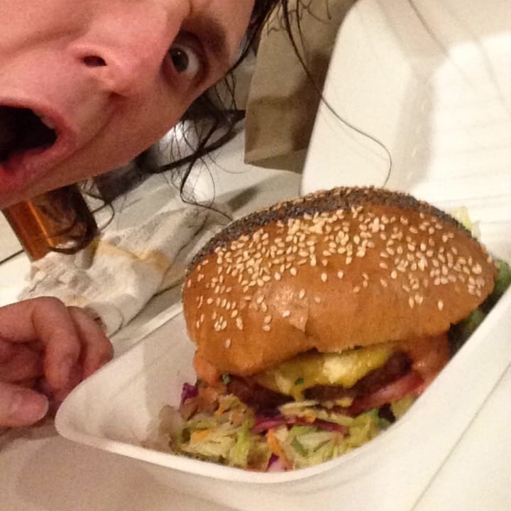 photo of Lekker Vegan Harrington Lekker burger shared by @wildkelso on  23 Aug 2020 - review