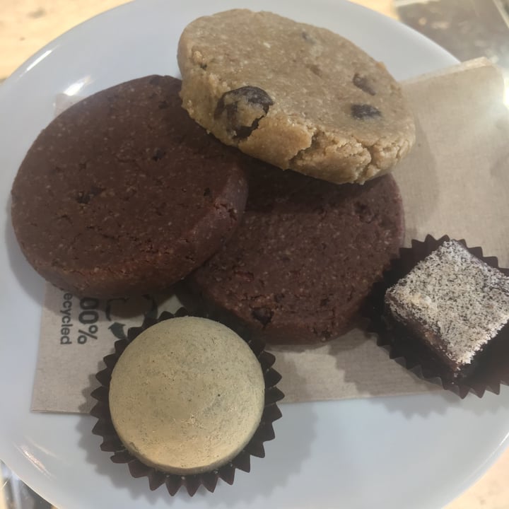 photo of Grezzo Raw Chocolate Cookies shared by @danicont on  21 Apr 2021 - review