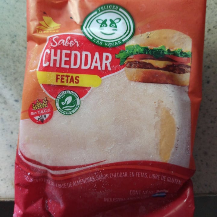 photo of Felices Las Vacas Queso Cheddar en Fetas shared by @unicorniorosa on  21 Apr 2022 - review