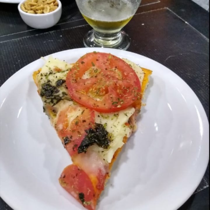 photo of El Secreto Pizza de albahaca y ajo con queso de papa shared by @jessilva on  01 May 2020 - review