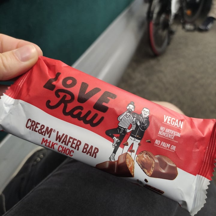 review photo of LoveRaw Cre&m Wafer Bar Milk Choc shared by @jessbunn on 25 Nov 2022 - review