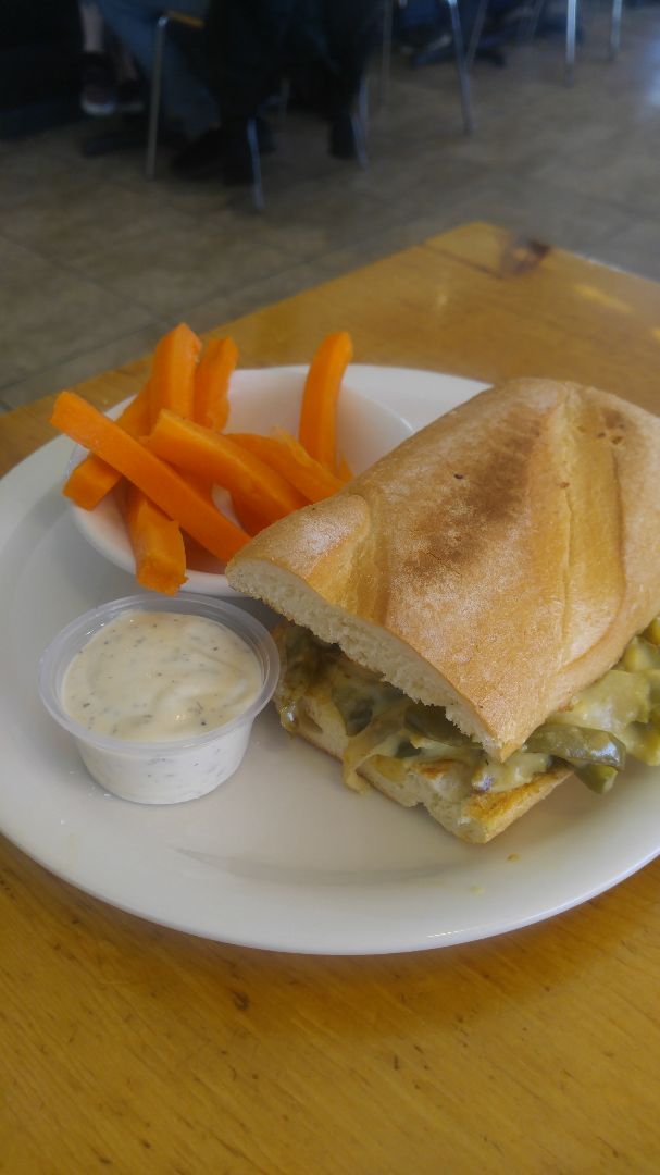 photo of Vertical Diner Breaded chicken ranch sandwich shared by @fluffy123 on  16 May 2019 - review