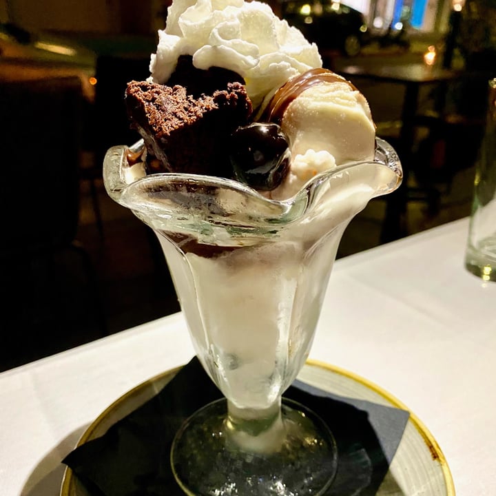photo of Crossroads Kitchen Brownie Sunday shared by @courtlynn on  14 Oct 2020 - review