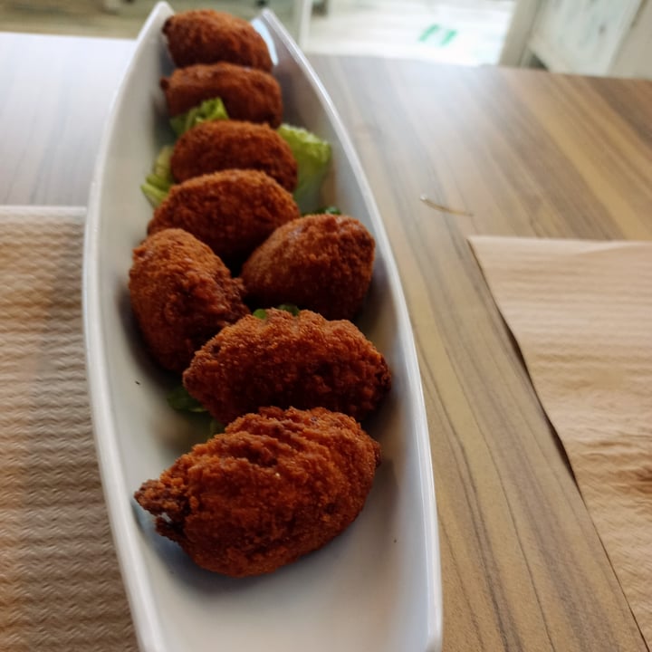 photo of Pizzeria Campelo Croquetas veganas shared by @bluristic on  29 Nov 2022 - review