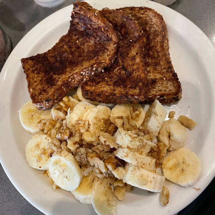 photo of The Manatee Cafe Vegan French Toast shared by @rpveg on  13 Nov 2022 - review