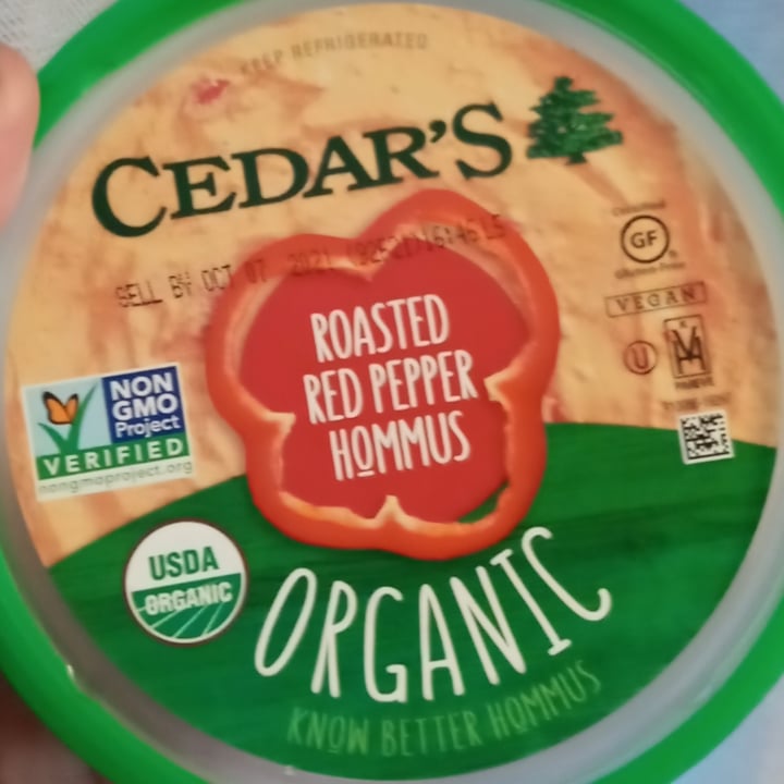 photo of Cedar's Foods Roasted Red Pepper Hummus shared by @innerplanehoops on  15 Aug 2021 - review