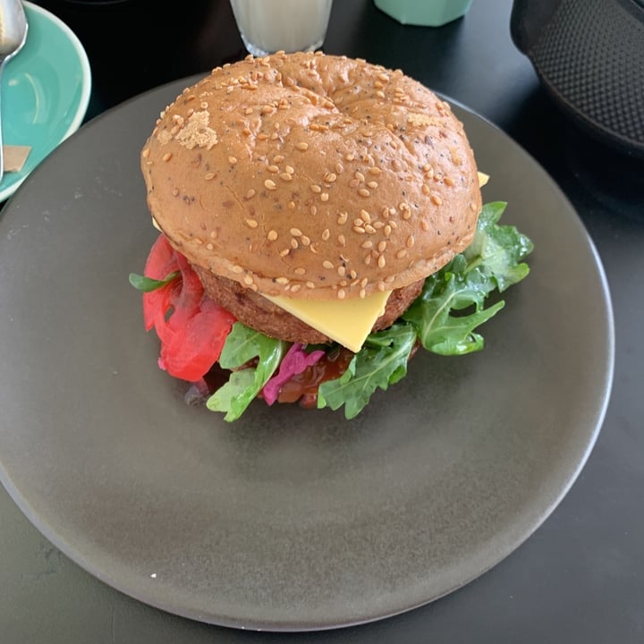photo of Hale & Hearty Vegan Beef Burger shared by @vegregg on  02 Jan 2020 - review