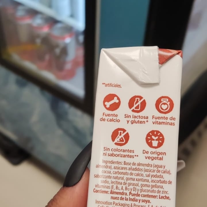 review photo of Silk Almendra chocolate shared by @karlavhe on 22 May 2022 - review