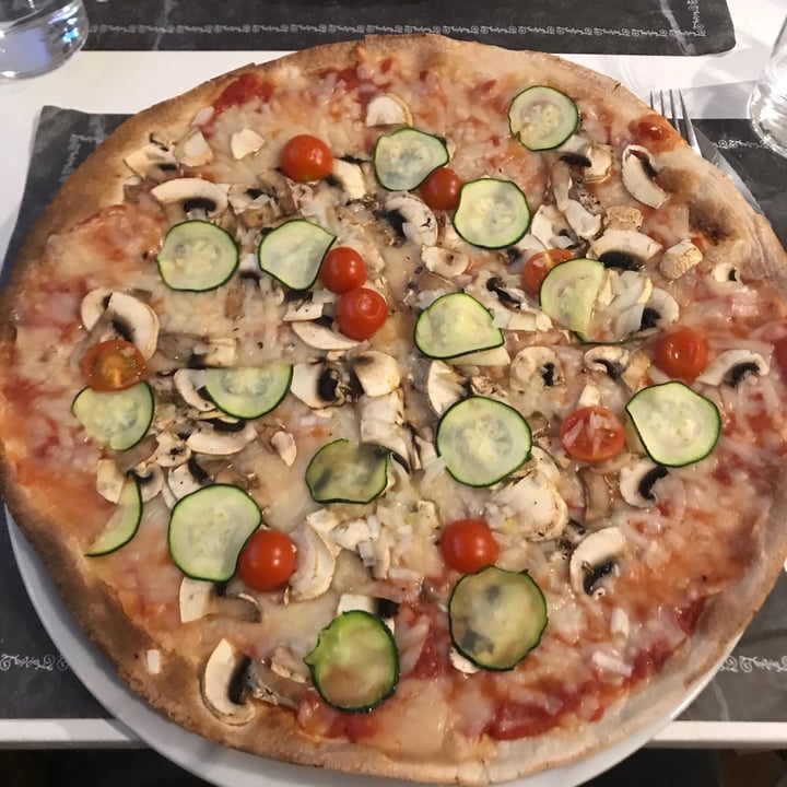 review photo of La Capricciosa Veganina shared by @soninfinity on 15 May 2021 - review