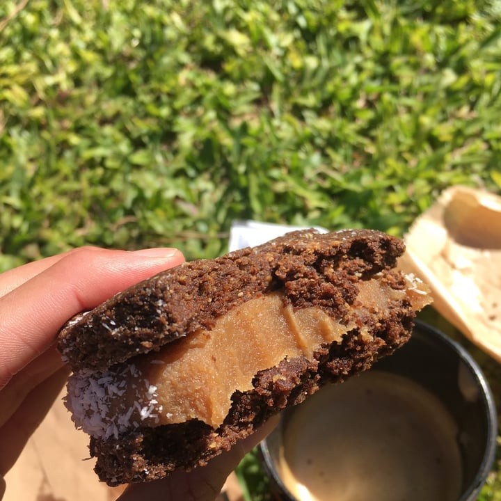 photo of Vica Alfajor de maní shared by @garciaeverlyn on  20 Sep 2020 - review