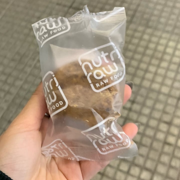 review photo of Nutri Raw Alfajor Con Maní Frutal Sin Azúcar Agregada shared by @jannacatts on 09 May 2022 - review