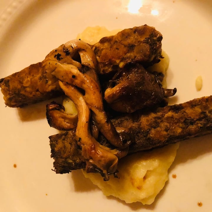 photo of Fonderia Gastro Bistrot Tempeh di ceci e lenticchie shared by @wandavetveg on  31 Mar 2022 - review