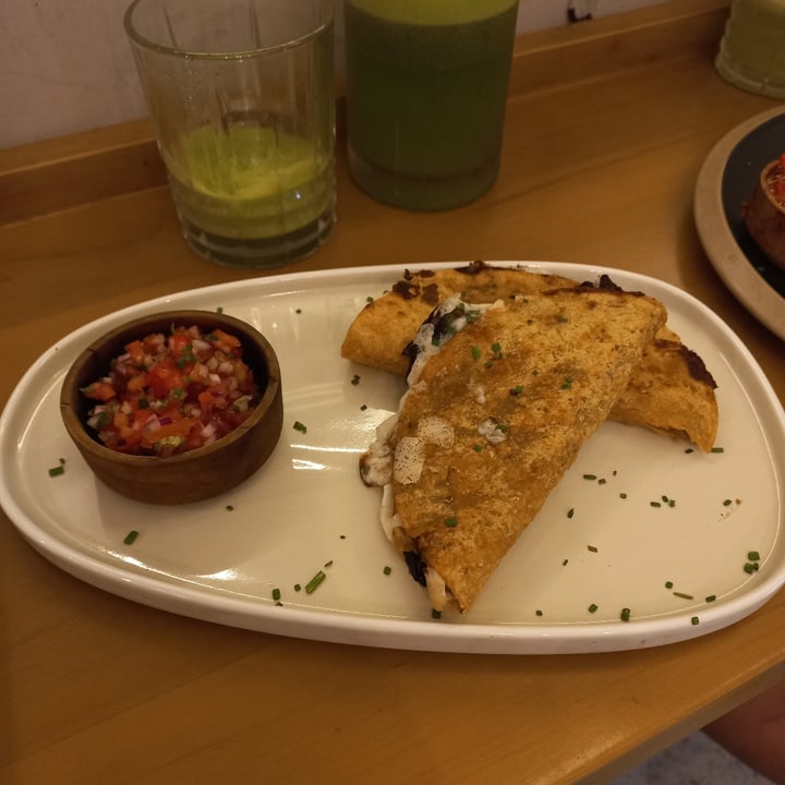photo of Let it V - Delivery & Take Away Quesadillas shared by @chuequita on  14 Mar 2022 - review