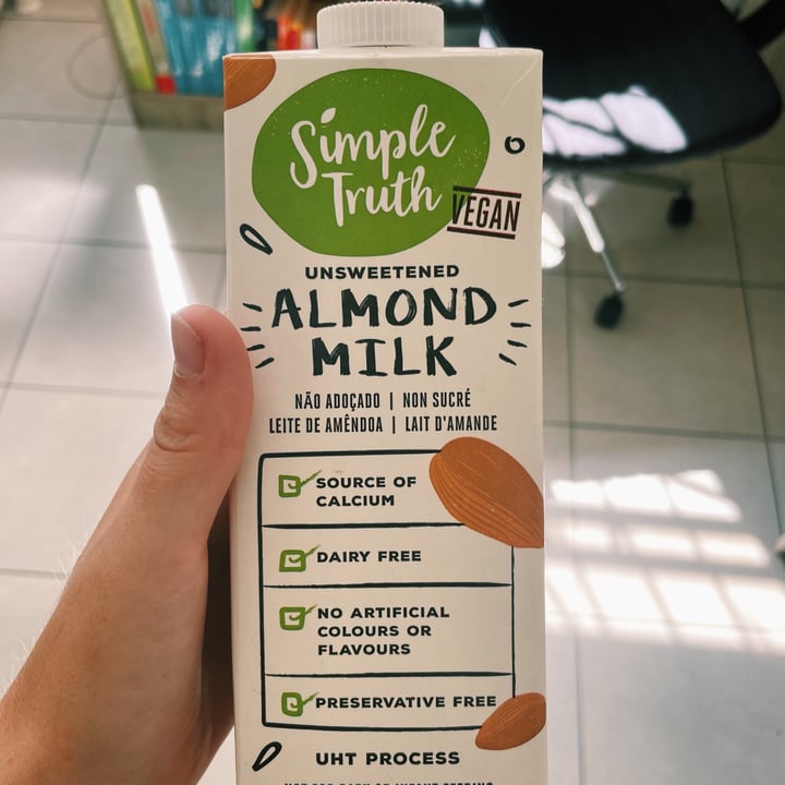 photo of Simple Truth Unsweetened Almond Milk shared by @rootingforginger on  23 Mar 2021 - review