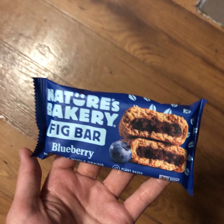 photo of Nature's Bakery Blueberry Fig Bar shared by @crissyynicole on  15 Mar 2020 - review