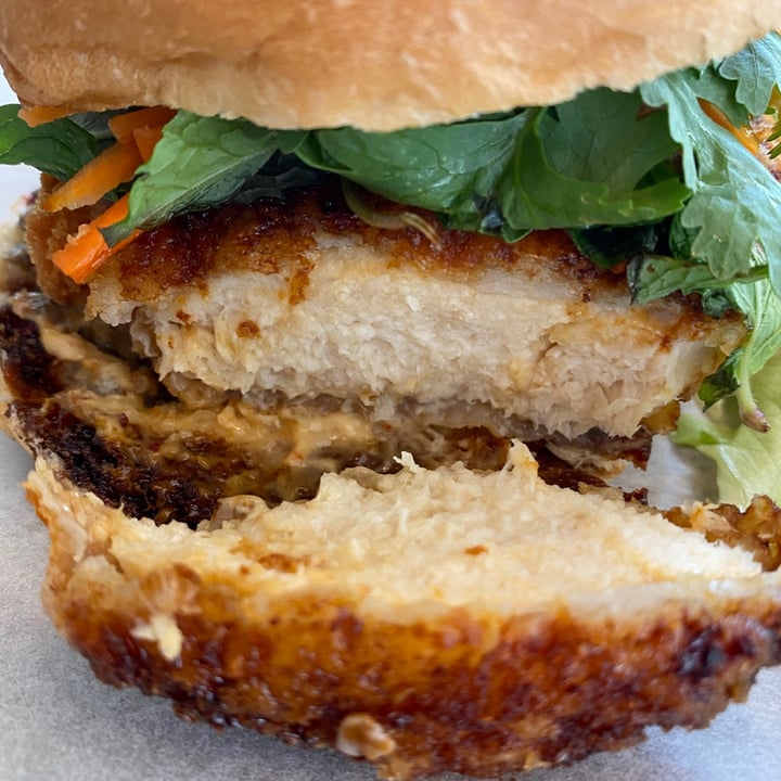 photo of Privé Tiong Bahru Sweet & Sticky Panko-Crusted TiNDLE™ Burger shared by @willystyleee on  22 Mar 2021 - review