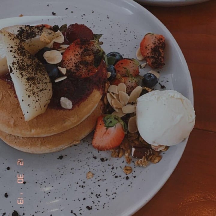 photo of Pacamara Boutique Coffee Roasters Singapore Waffles set shared by @arinng on  30 Apr 2020 - review