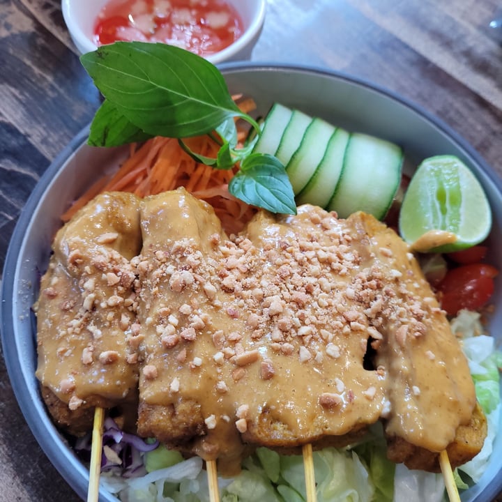 photo of VEGANERIE Street (วงเวียนใหญ่) Thaisatay, California Wings And Berries Smoothie shared by @reenunnnn on  13 Jan 2022 - review