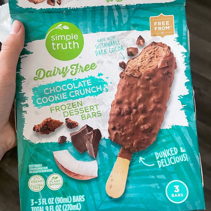 photo of Simple Truth Dairy free chocolate cookie crunch frozen dessert bars shared by @karenalba on  29 Jul 2022 - review