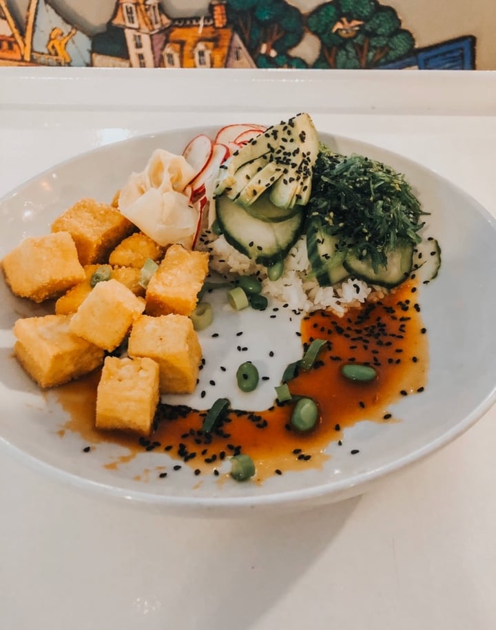 review photo of The Front Porch Piano Bar and Restaurant Tofu Poké Bowl shared by @tarsbo on 10 Jan 2020 - review