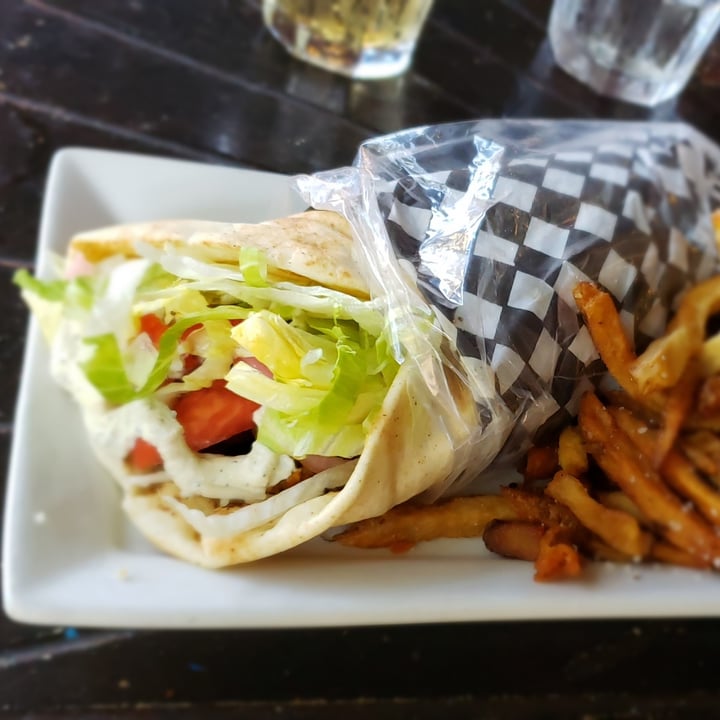 review photo of The Buckingham Jumbo with Cheese shared by @onerealkewlguy on 25 Aug 2022 - review