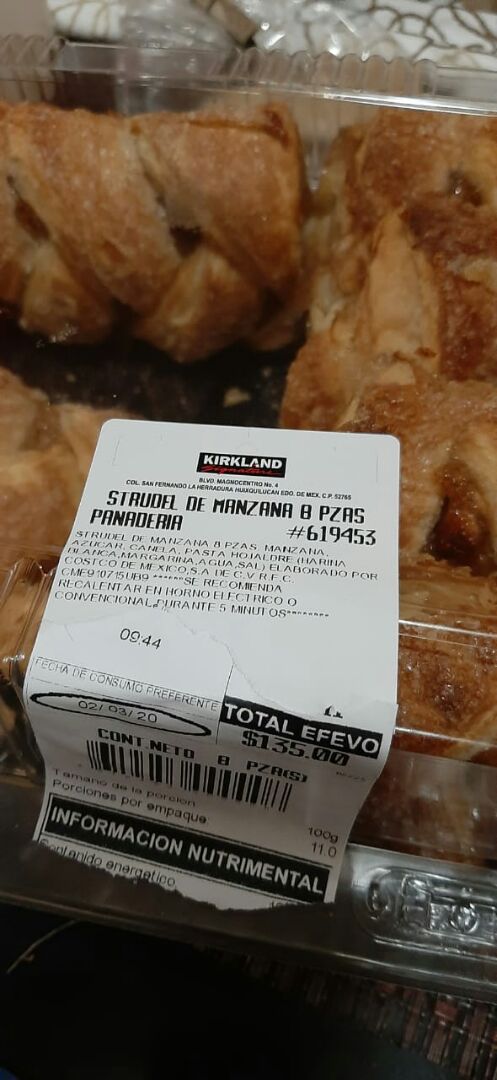 review photo of Kirkland Signature Apple struddel shared by @solojcmtl on 01 Mar 2020 - review