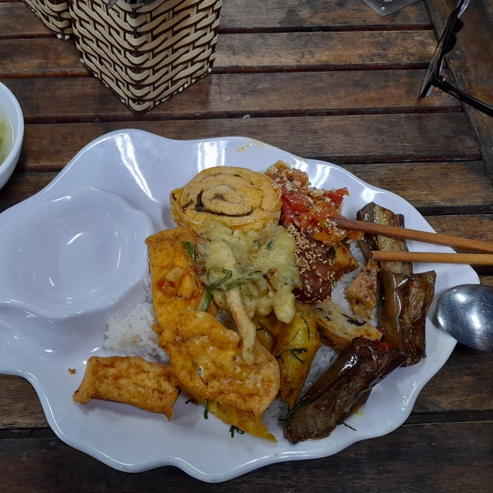 photo of Quán chay Ba Dam Traditional dish Buffet shared by @caromartinis on  02 Apr 2022 - review