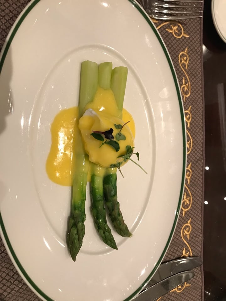photo of Brasserie Asparagus with Hollandaise, and Parisian style Gnocchi shared by @stevodedevo on  27 May 2019 - review