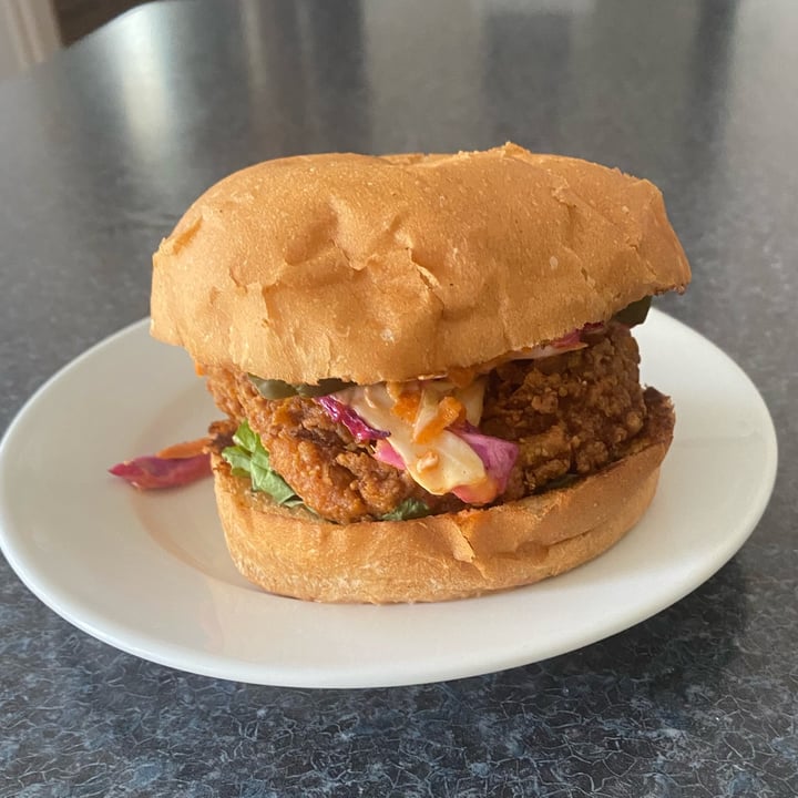photo of The Vegan Chef Sandton Crispy chick burger shared by @mg94 on  04 Dec 2021 - review