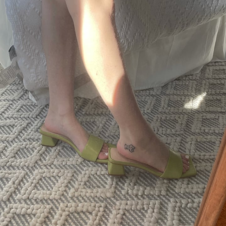 review photo of ALOHAS Squared Acid Green shared by @madisonemmelia on 18 Dec 2021 - review