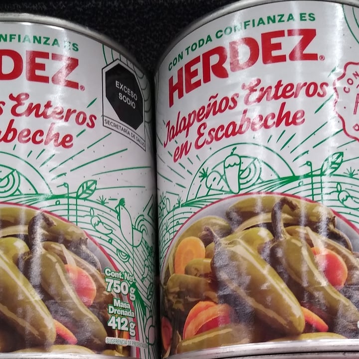 photo of Herdez Jalapeños Enteros shared by @fergievegan on  27 Jun 2022 - review