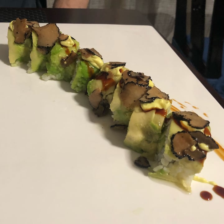 photo of Asia Fusion Sushi Vegan Cheese Roll Con Tartufo shared by @pattini on  23 May 2022 - review
