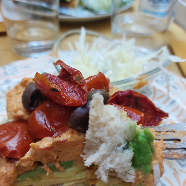 photo of Avocuddle Café Avocado toast vegan shared by @salem17 on  16 Sep 2022 - review