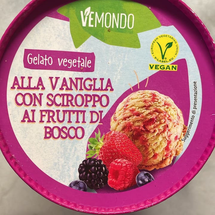 photo of Vemondo Gelato vegetale alla vaniglia con sciroppo ai frutti di bosco shared by @antonia88 on  10 Feb 2022 - review