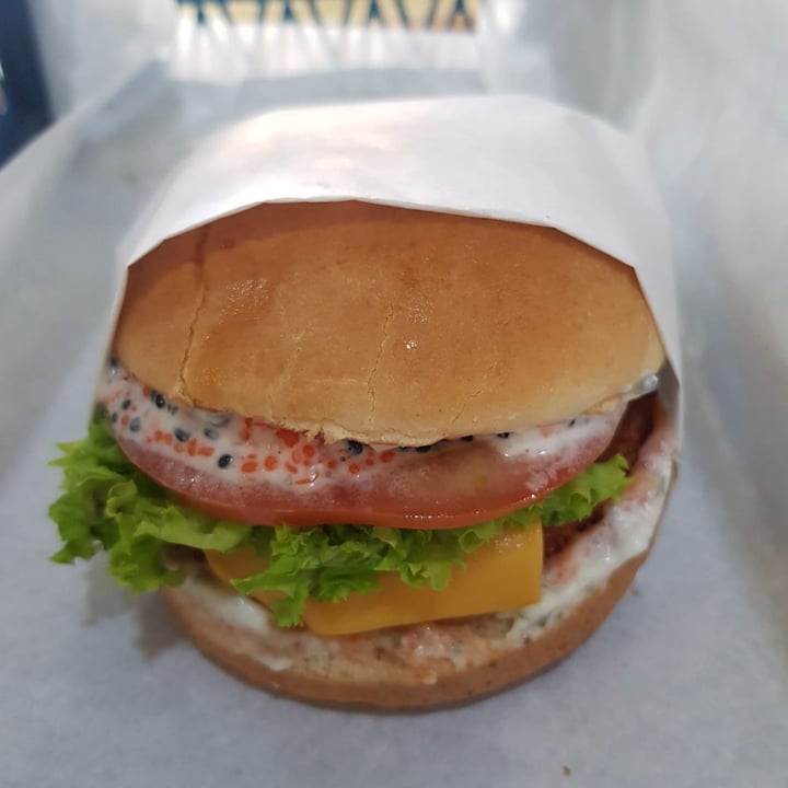 photo of Veggie Dojo Smoked Mentaiko Vegan Caviar Burger shared by @eatvegwithme on  02 Mar 2020 - review