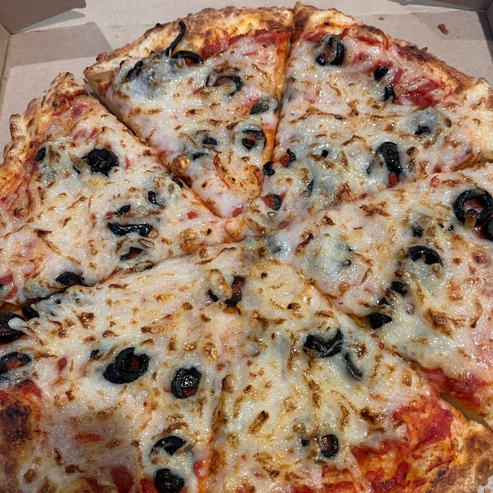 photo of Panago Pizza Vegan Cheese Pizza shared by @spearl on  27 May 2022 - review