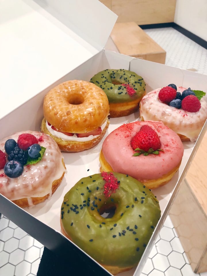 photo of Donut Friend All the Donuts shared by @strawberryskulls on  12 Jan 2020 - review