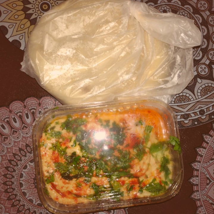 photo of Pizzanesas Hummus de garbanzos shared by @belveg on  21 Feb 2021 - review