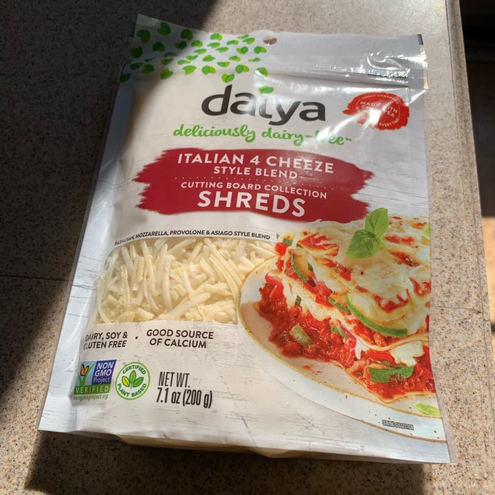 photo of Daiya Italian 4 Cheeze shared by @allhess on  16 Nov 2022 - review
