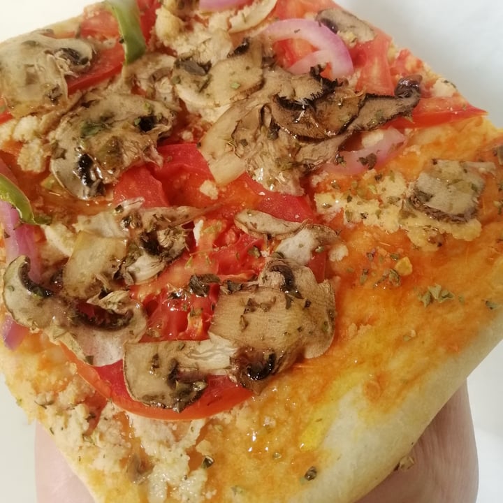 photo of Simon Pizza Pizza vegana shared by @sebastianr on  29 Aug 2021 - review