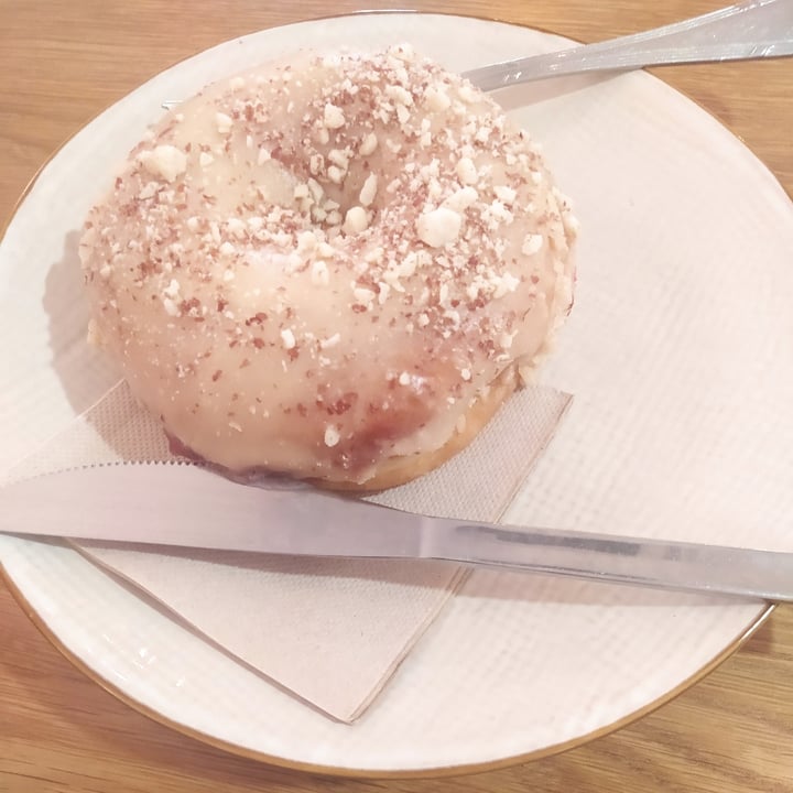 photo of Delish Vegan Doughnuts Peanut butter jelly shared by @carmen14 on  26 Jun 2022 - review