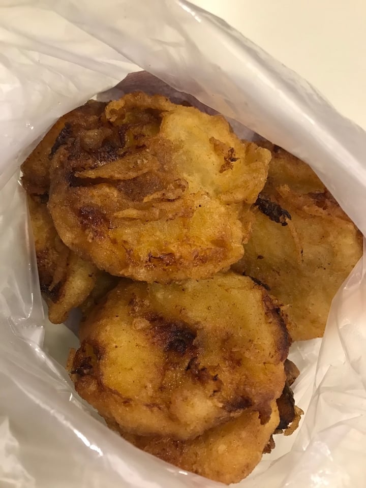review photo of Lau Ya Keng Foodcourt Banana fritters (Pisang Goreng) shared by @jesscveg on 11 Apr 2020 - review